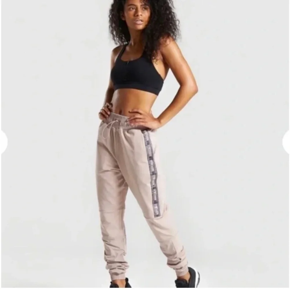 NWOT GYMSHARK revival jogger pants taupe high waisted - Picture 2 of 8